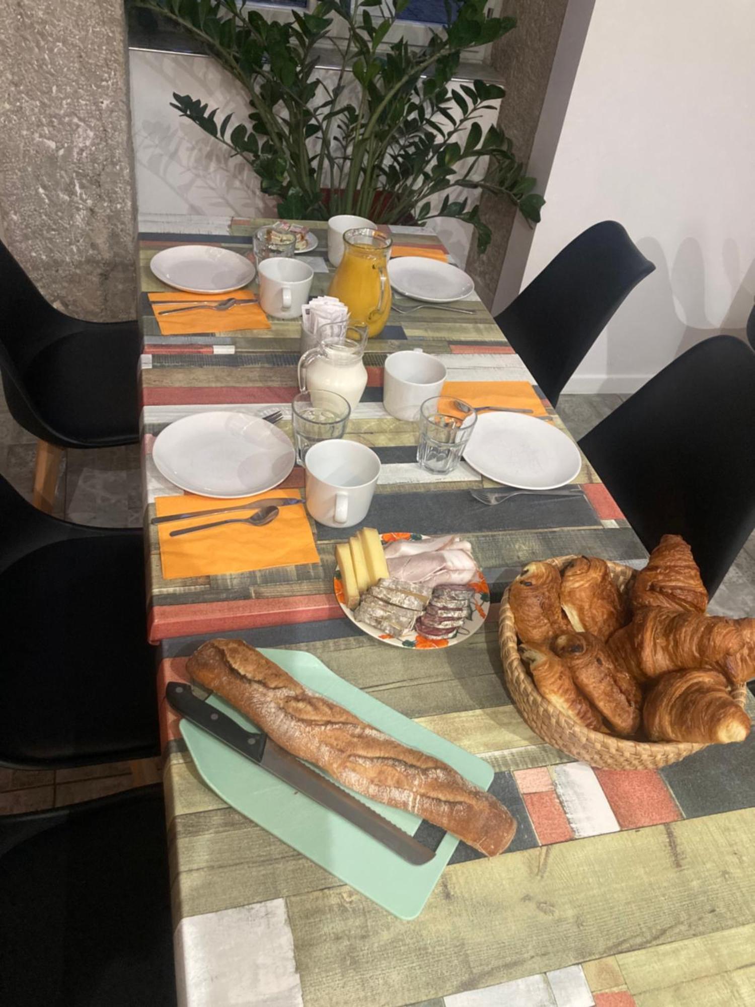 A Deux Pas Du Rheby Hotel Villebois Kültér fotó